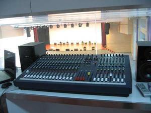 北京調(diào)音臺租賃無線話筒出租舞臺燈光租賃-舞臺設(shè)備盡在華南城網(wǎng)B2B電子商務(wù)平臺-北京唱音悠科技發(fā)展有限公司